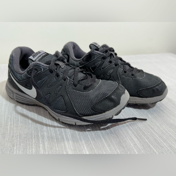 Nike Revolution 2 Sneakers, Youth size 5 - Picture 2 of 6